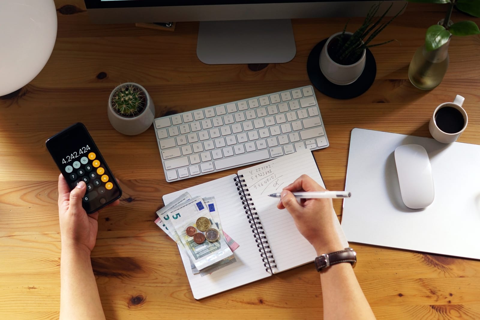 Materiale didattico e quaderno di lavoro usati durante Nozioni di Base per il Bilancio Familiare